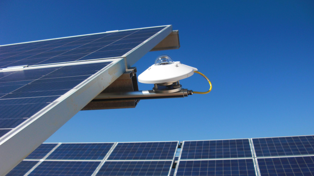 Pyranometer fixed to a solar panel